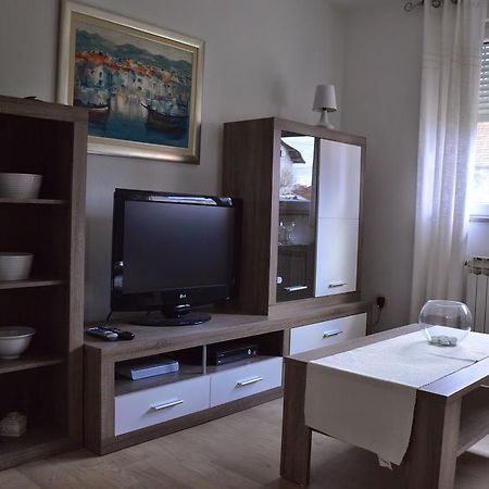 Apartment Loza สลูน ภายนอก รูปภาพ