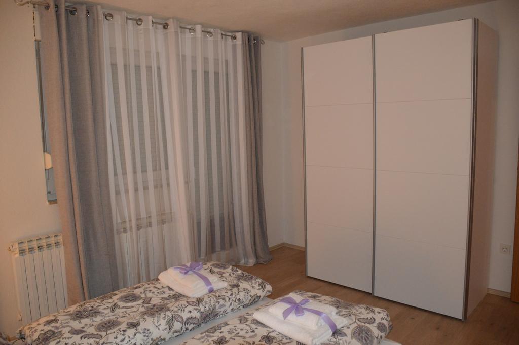 Apartment Loza สลูน ภายนอก รูปภาพ