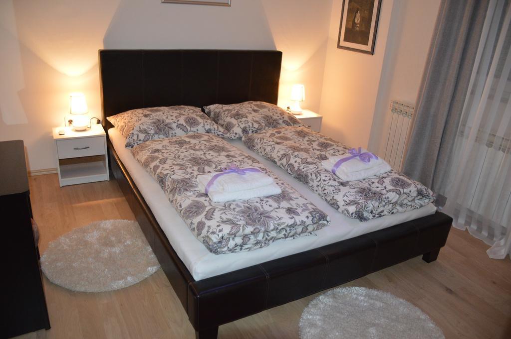 Apartment Loza สลูน ภายนอก รูปภาพ