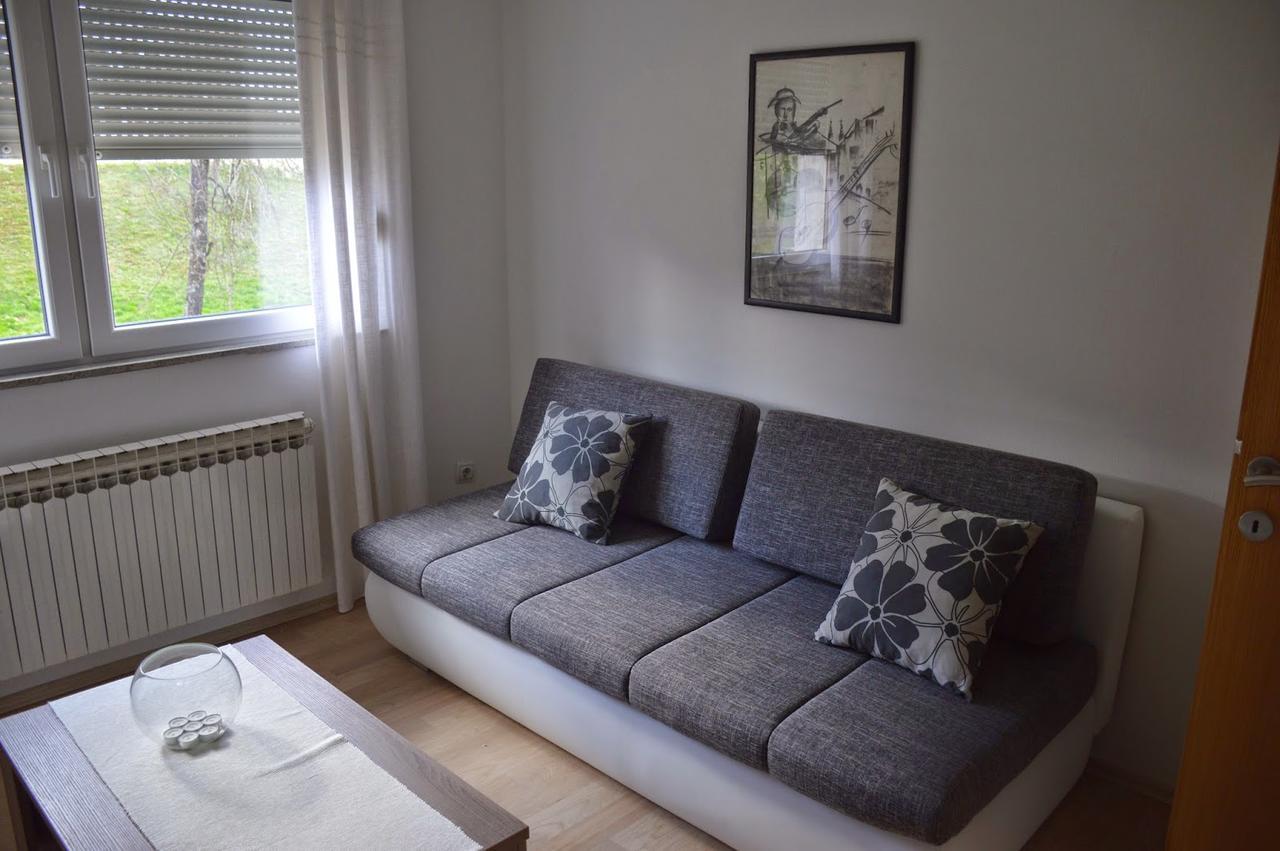 Apartment Loza สลูน ภายนอก รูปภาพ