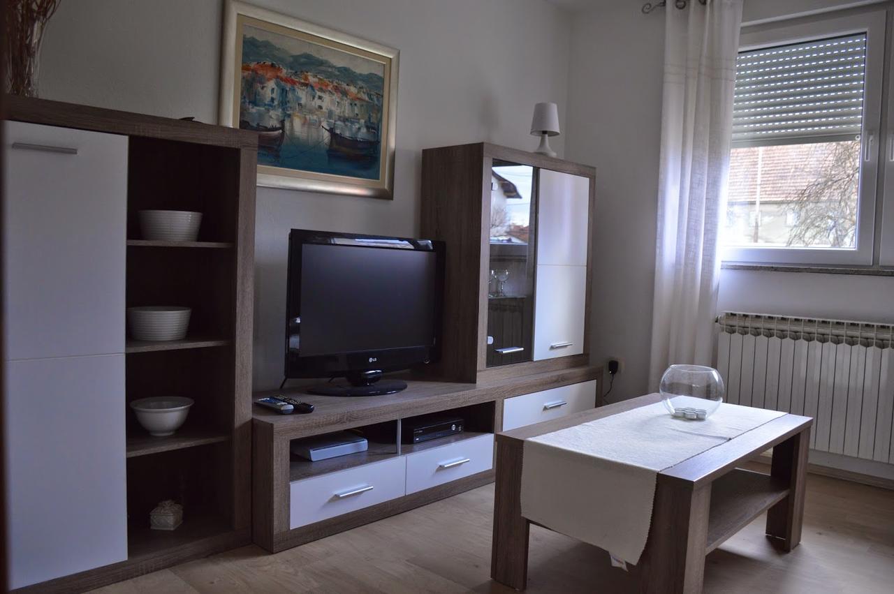 Apartment Loza สลูน ภายนอก รูปภาพ